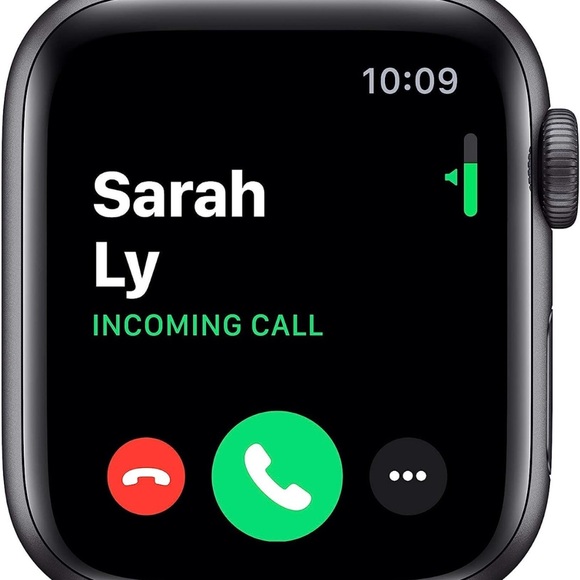 Apple Watch Series 5 (GPS,44MM) - Space Gray Aluminum Case with Black Sport Band - Picture 3 of 12